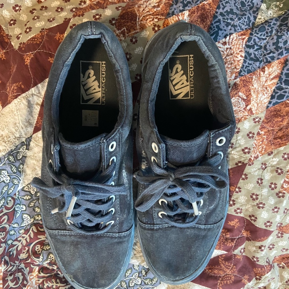 Vans - Picture 3 of 5